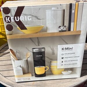 Keurig K-Mini Coffee Maker - Black and Silver